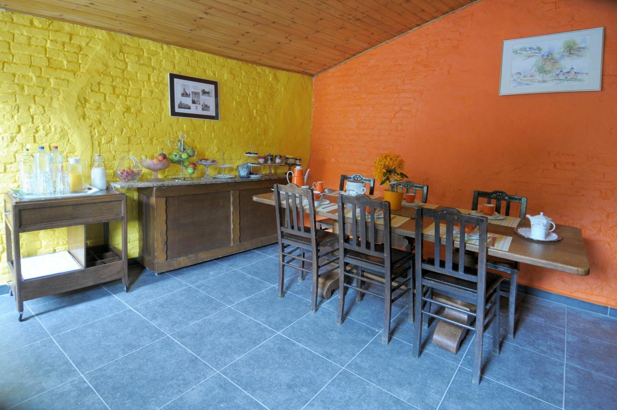Hotel Restaurant La Ferme De Grambais นิเวลส์ ภายนอก รูปภาพ