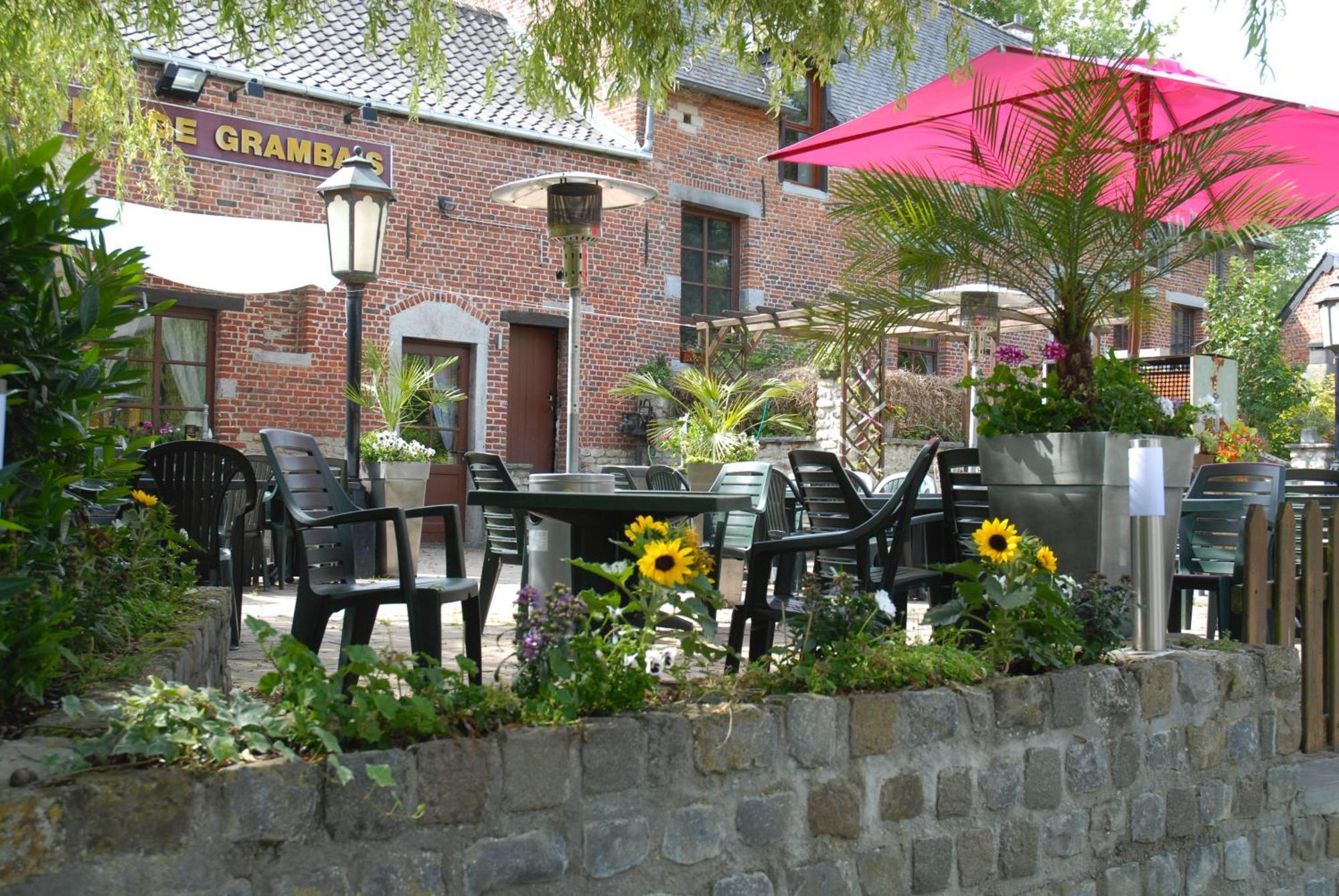 Hotel Restaurant La Ferme De Grambais นิเวลส์ ภายนอก รูปภาพ