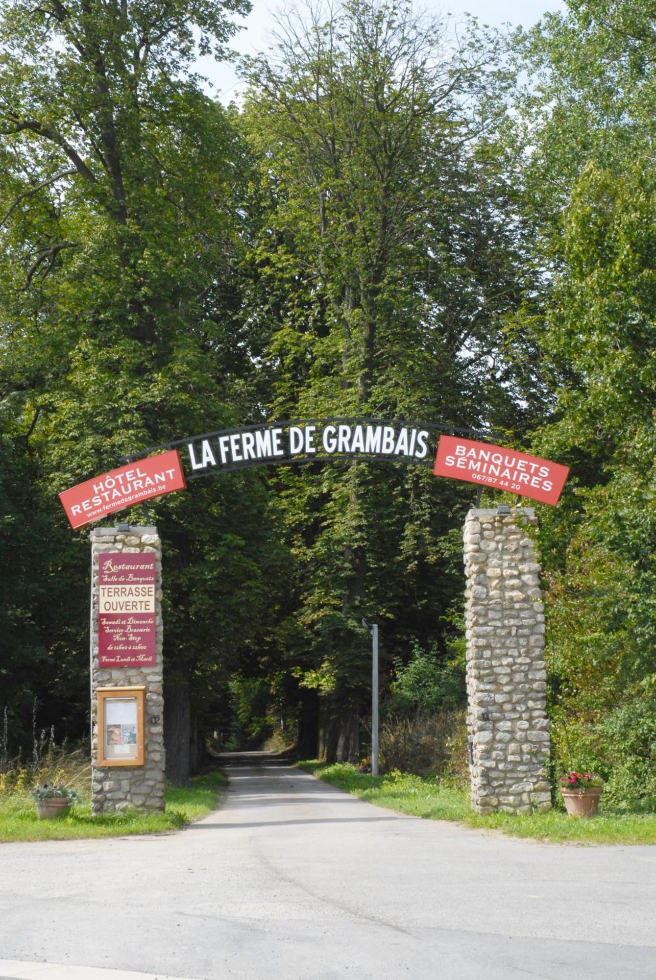 Hotel Restaurant La Ferme De Grambais นิเวลส์ ภายนอก รูปภาพ